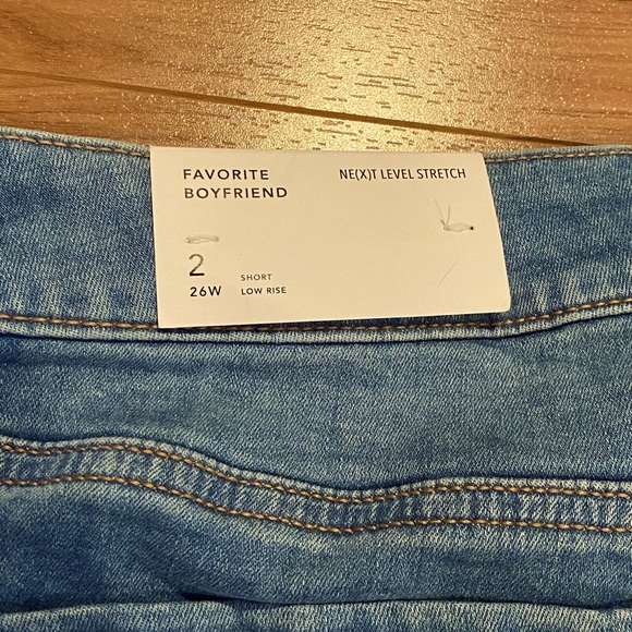 American Eagle favourite boyfriend jean size 2 NEW WITH TAGS - Picture 2 of 4